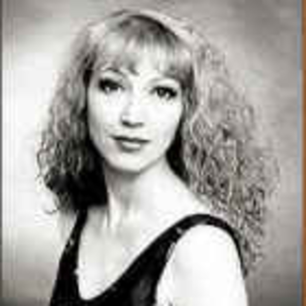 <b>Cornelia Moore</b> - Gesellschafterin, Sängerin, Komponistin, ... - cornelia-moore-foto.1024x1024