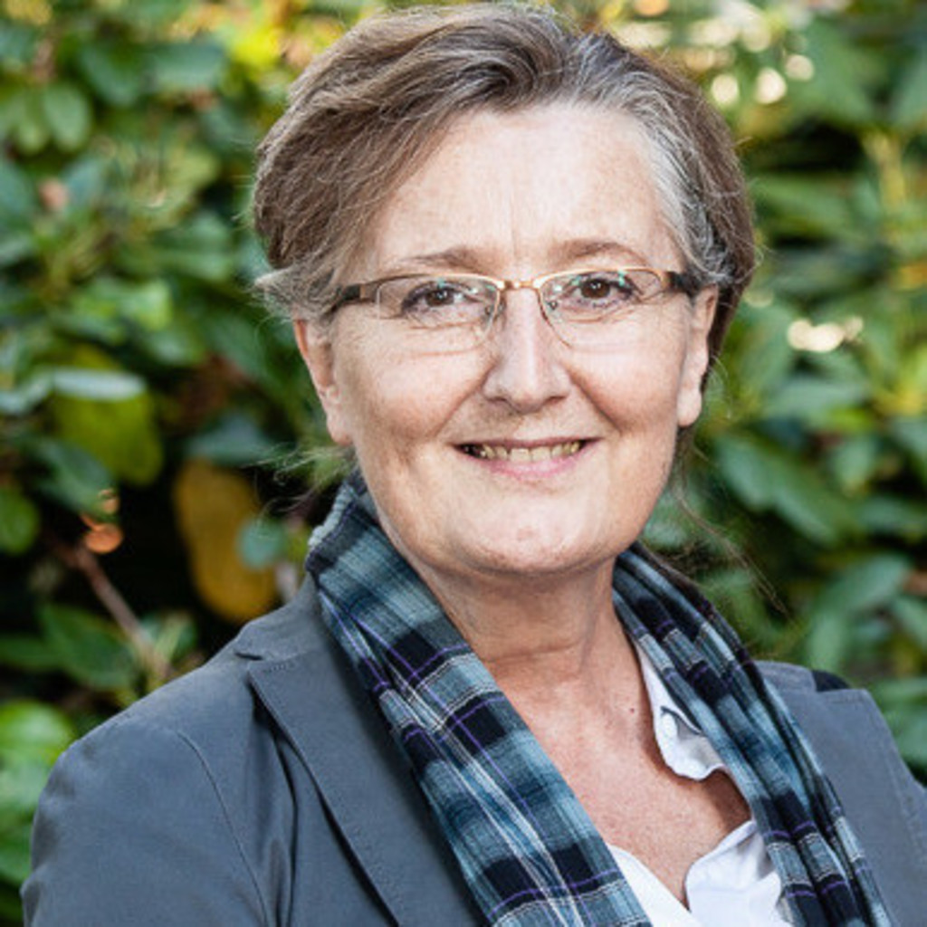 Dr. Susanne Strahringer - Hochschullehrerin - TU Dresden | XING