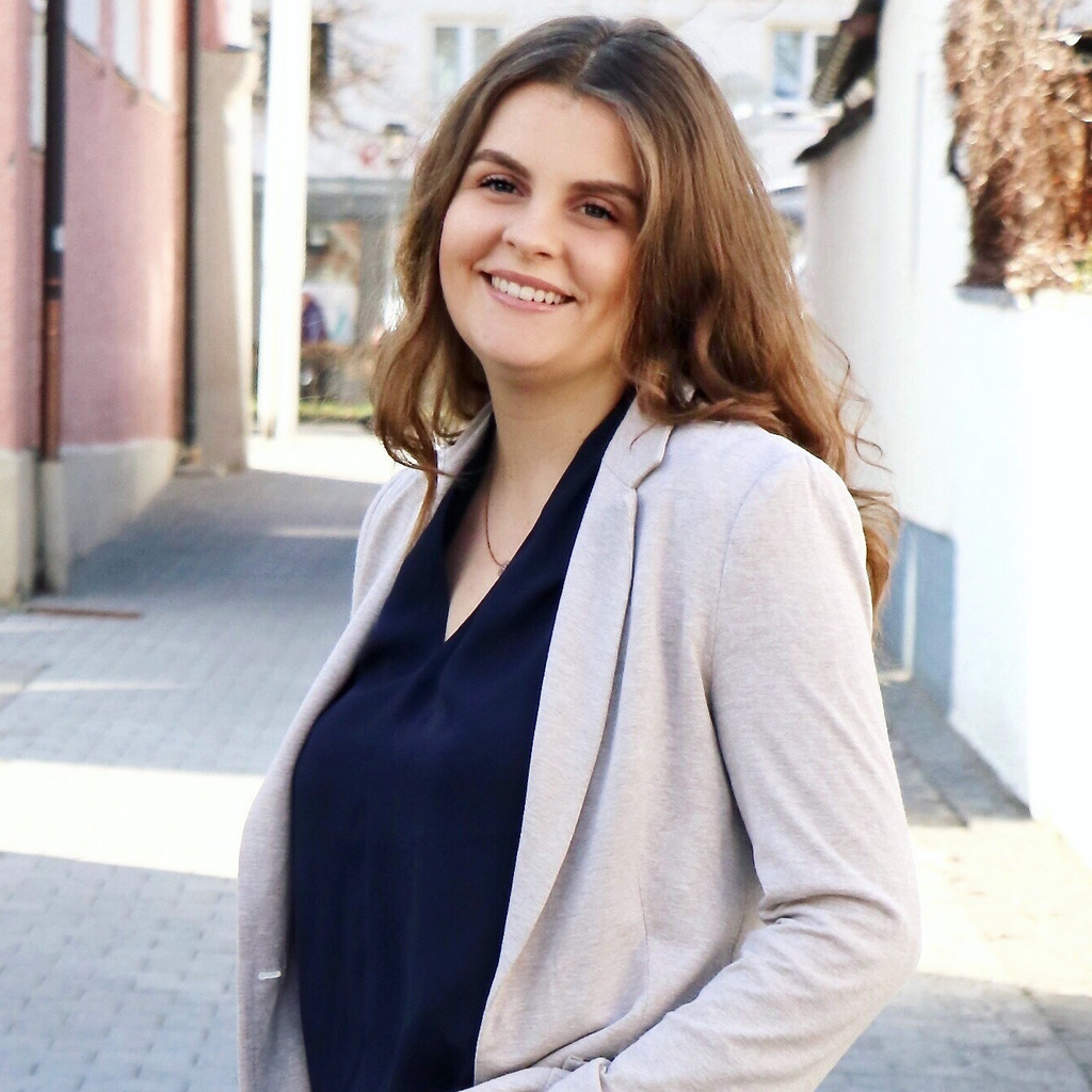 Nina Heppner - Medien- und Kommunikationsmanagement - MediaDesign Hochschule ...