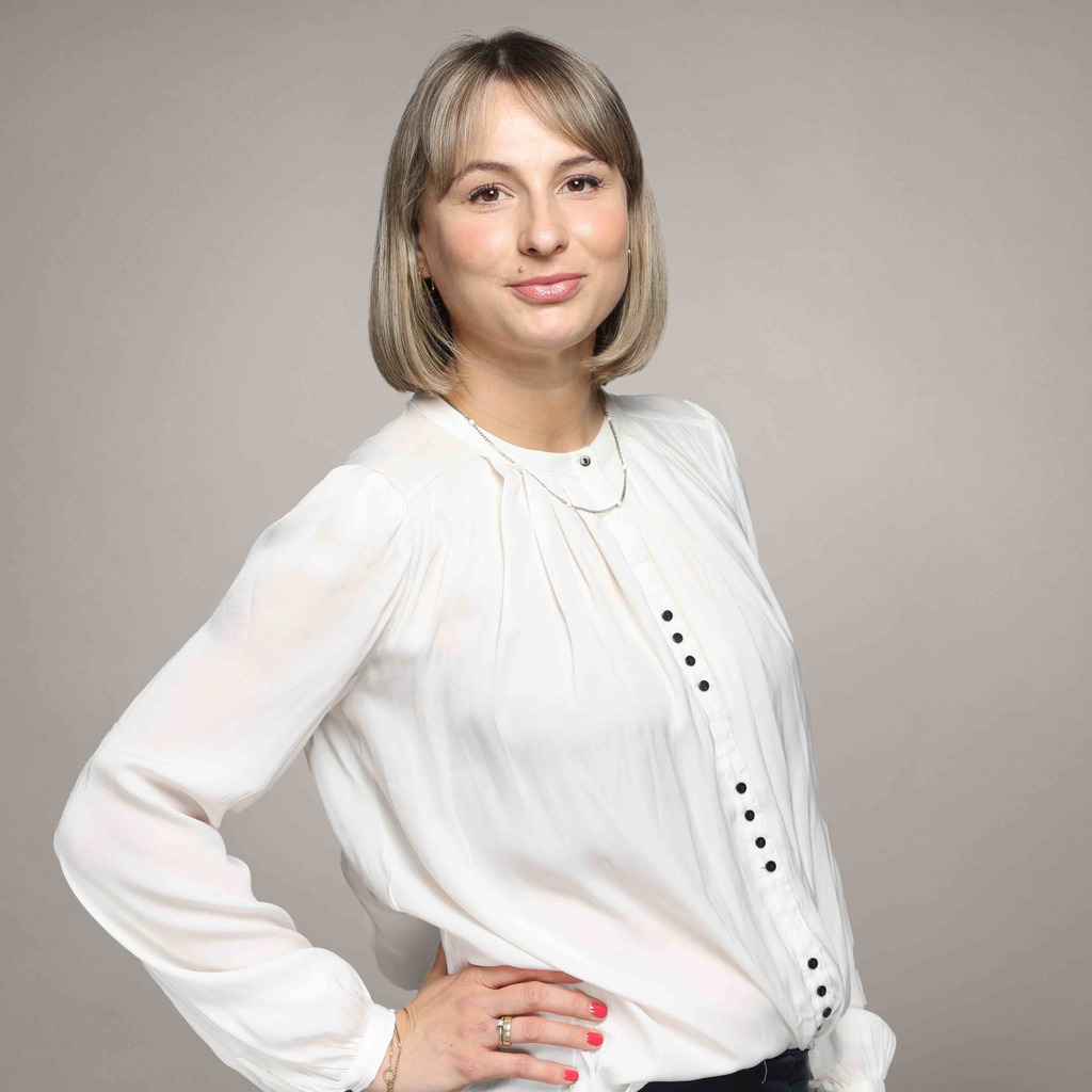 Anika Junker - Store Manager - H&M Hennes & Mauritz B.V. & Co. KG | XING