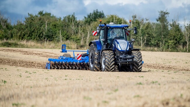 New Holland introduces T7 Long Wheelbase with Power Command transmission and PLM Intelligence
