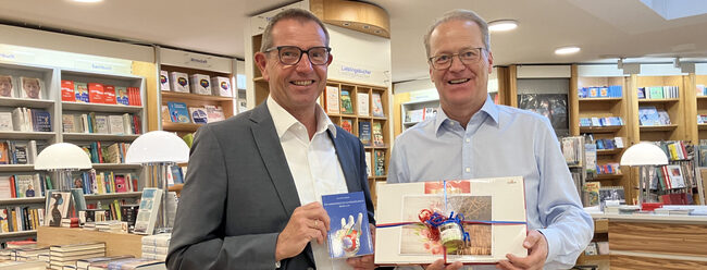 DRK-Krankenhaus Clementinenhaus erhält großzügige Bücherspenden - DRK-Clementinenhaus in Hannover