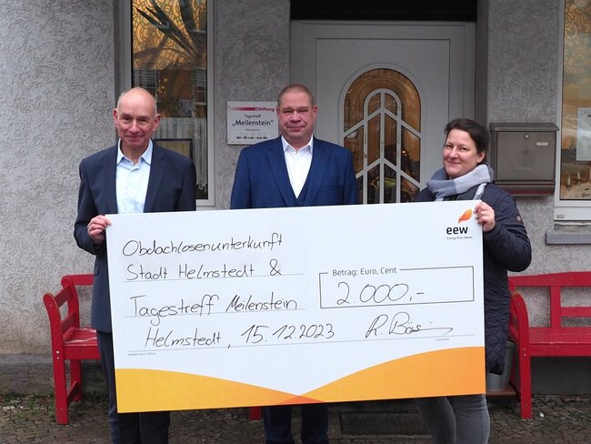 Wärme für den Winter: EEW spendet 2.000 Euro an Tagestreff Meilenstein und Obdachlosenunterkunft Helmstedt