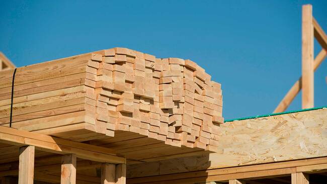Baugenehmigungen gehen weiter zurück – Baugewerbe: Wohnungsbauprogramme an die Zeitenwende anpassen